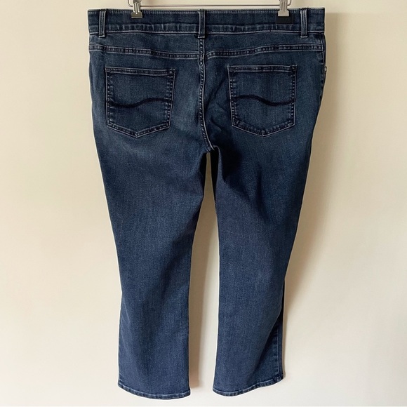 Lee Women’s Flex Motion Blue Jeans Regular Fit Straight Leg Mid-Rise 18W Petite - Picture 7 of 14